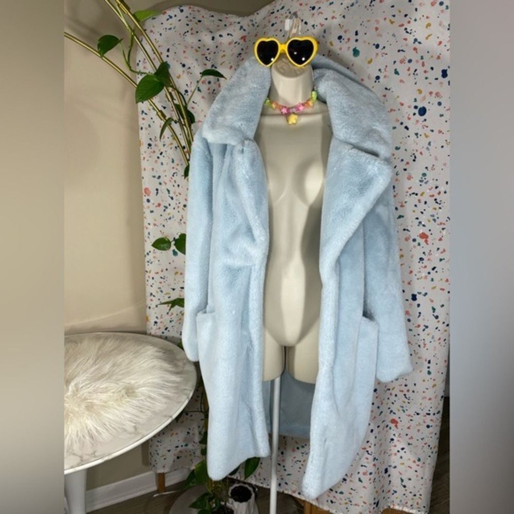 Plush Faux Fur W/M pale Blue large lapel Snap Front Vine & Valley coat LN - Picture 6 of 15